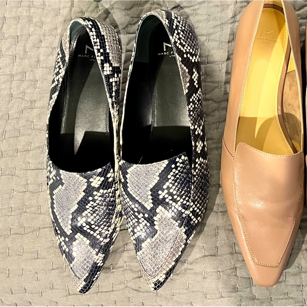 Marc Fisher Pointy Toe Loafer Style Flat Grey Sna… - image 1